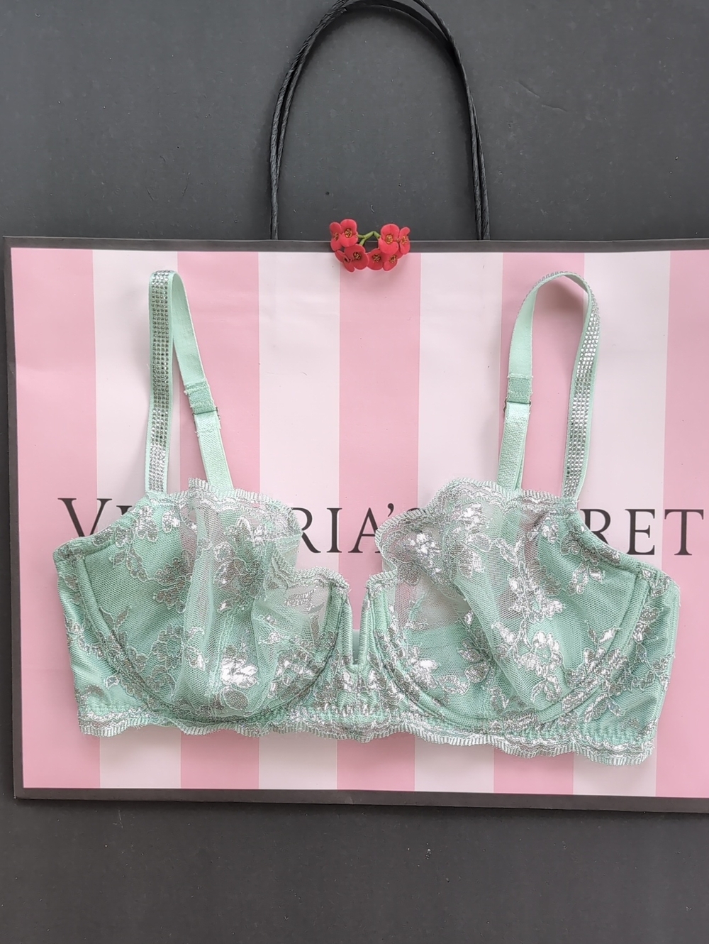 Mint Green Lace Underwire Bra with Silver Embroidery Size 34c